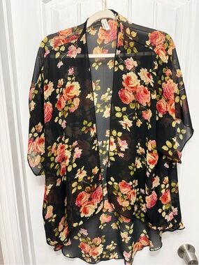 Minimi USA Women's Black And Peach Floral Kimono Cardigan One Size (43-10)